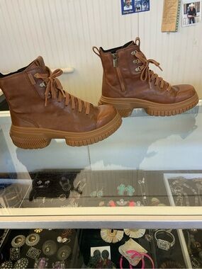 Sorel leather waterproof Boots in Cognac Brown